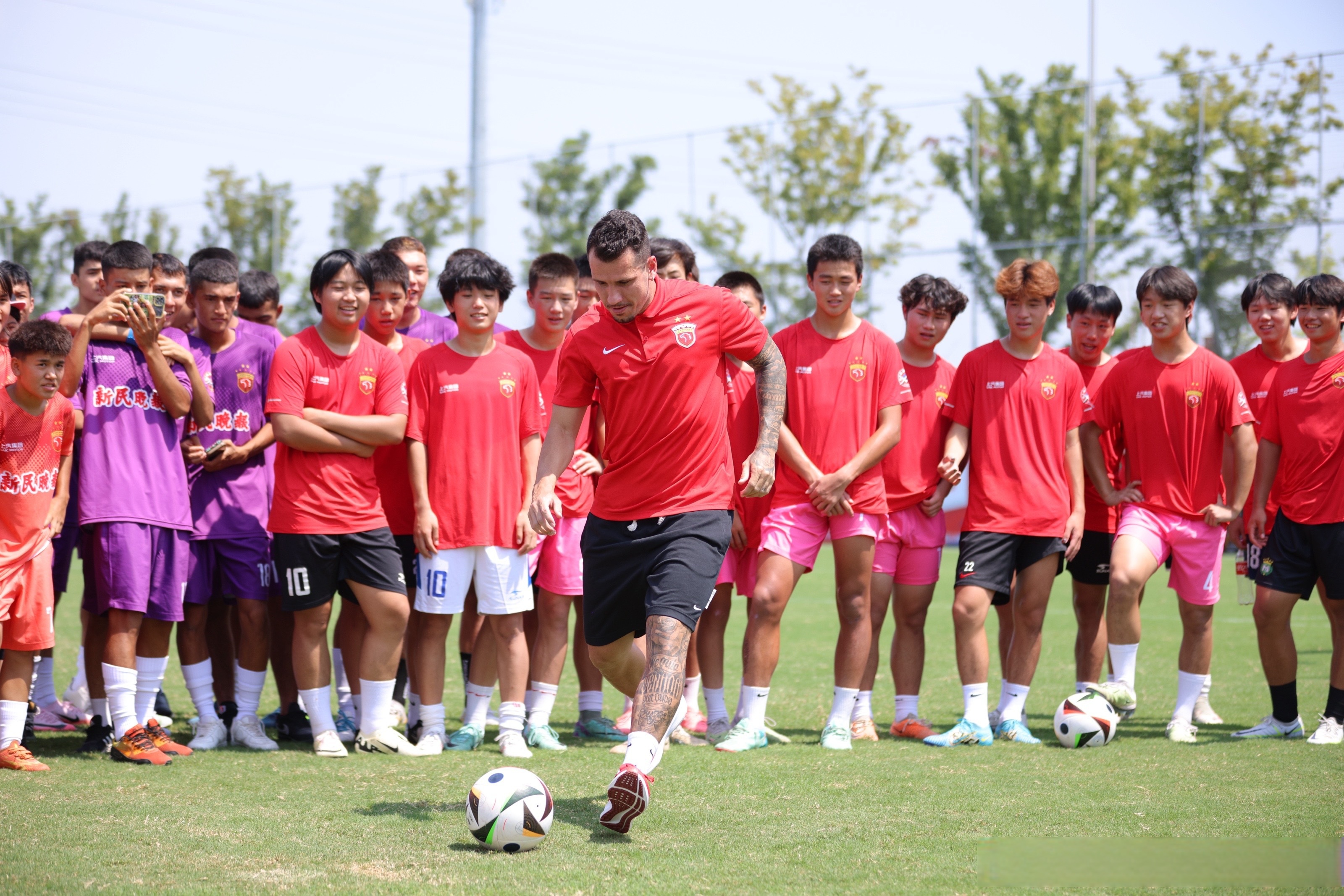 三亿体育体育网页版登录入口-国内足球职业联赛球员状态火热的简单介绍