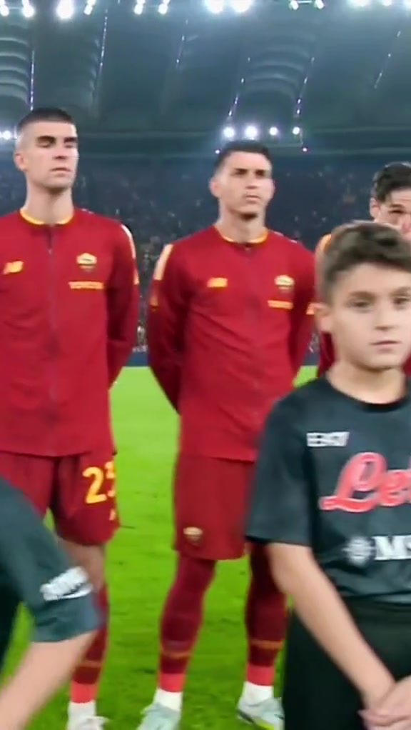 足球运动魅力无限,球员激情火爆赛场!的简单介绍 足球运动魅力无限,球员激情火爆赛场!的简单介绍