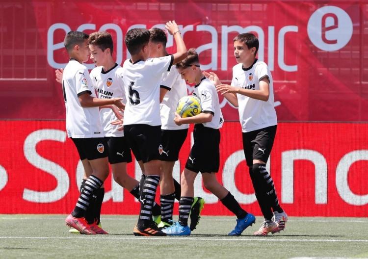 三亿体育体育网站入口-亚琛选拔青训，打造未来德国足球新生力量的简单介绍