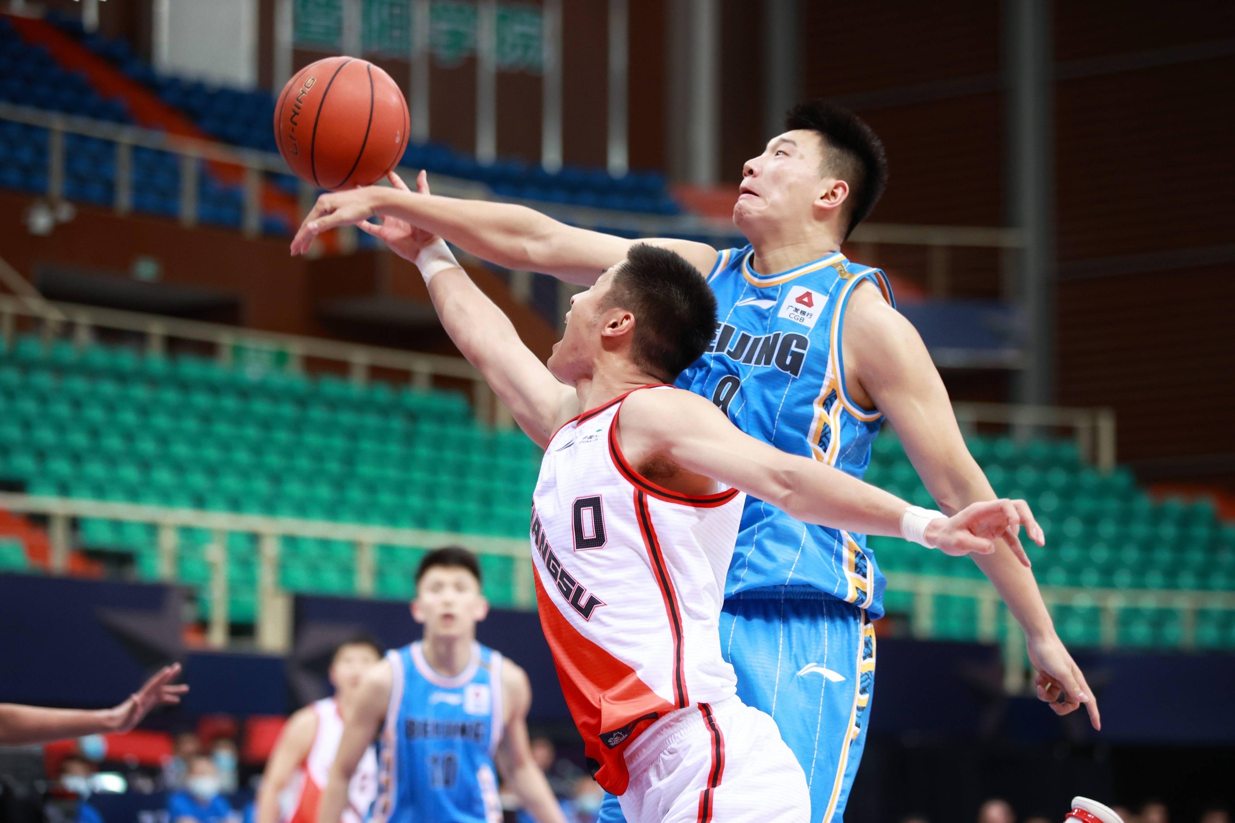 奥运篮球比赛展现运动员顶尖实力 奥运篮球比赛展现运动员顶尖实力