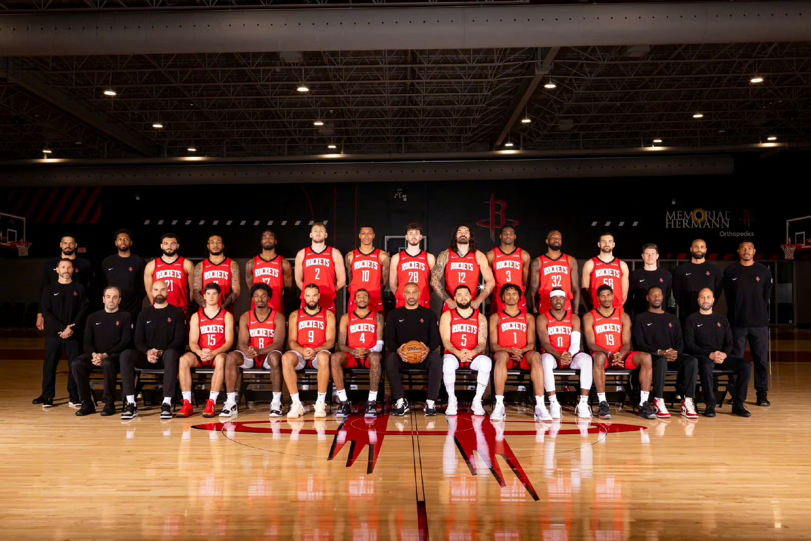 火箭队稳扎稳打，队员状态完美