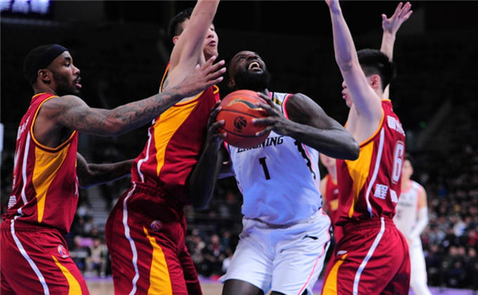 湖北队气势如虹,轻松战胜对手 湖北队气势如虹,轻松战胜对手