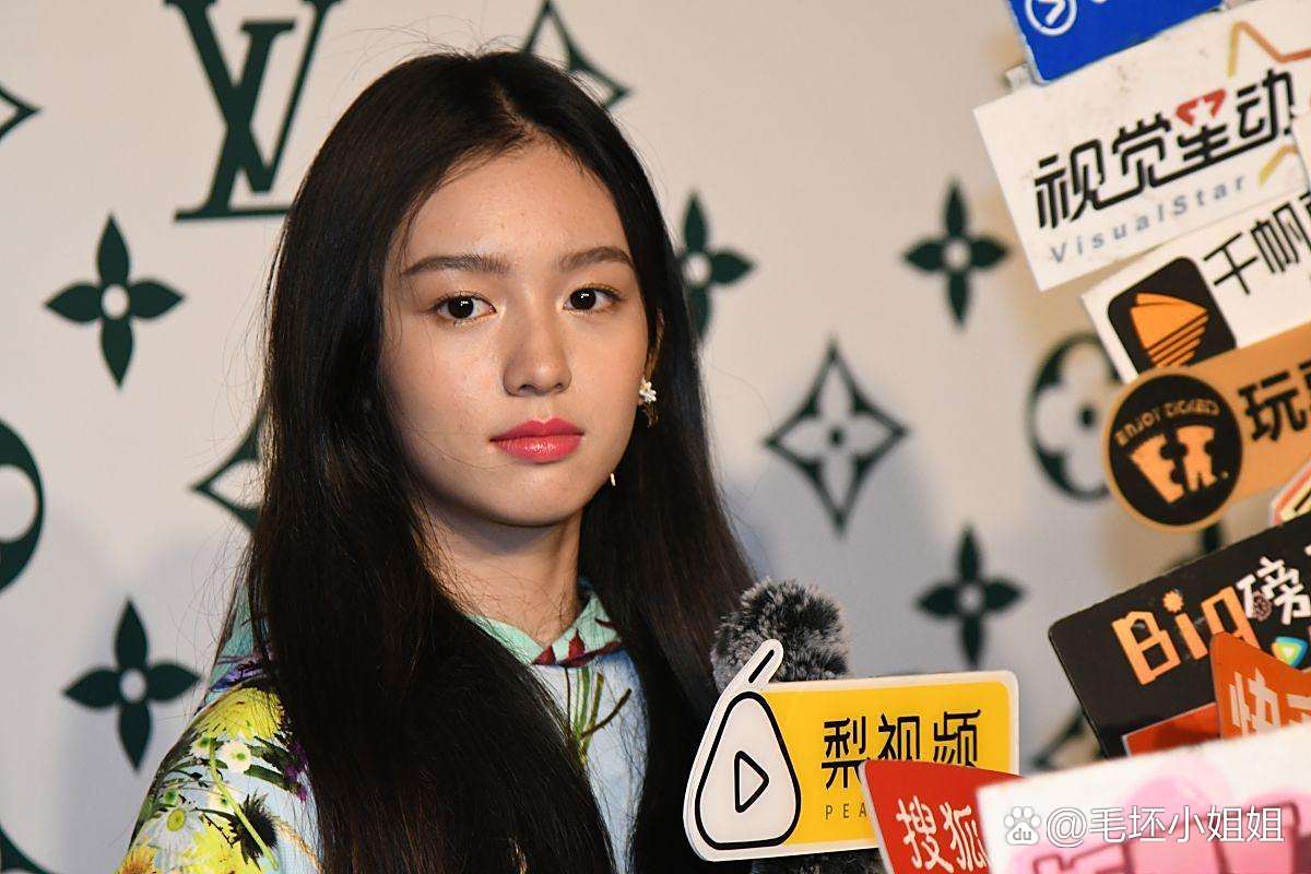 包含球员私生活曝光引关注粉丝们热议不已的词条 包含球员私生活曝光引关注粉丝们热议不已的词条