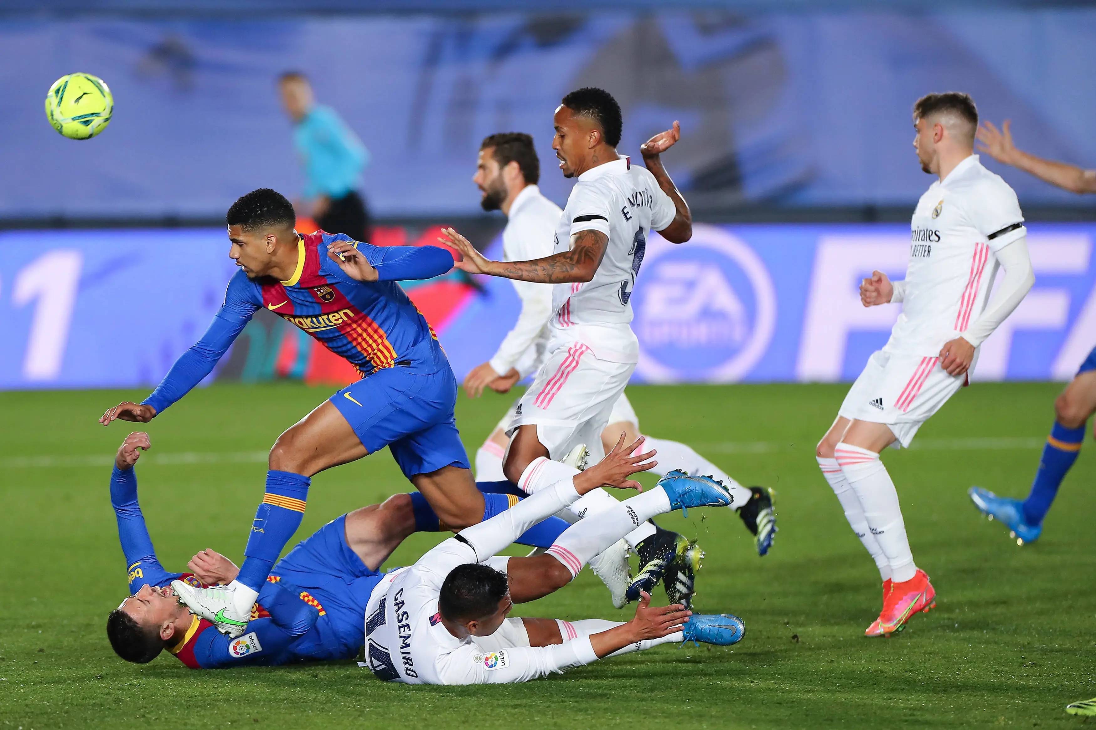 精彩足球对决引发球迷热议,成为焦点话题 精彩足球对决引发球迷热议,成为焦点话题