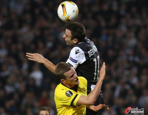 包含里尔新援上演处子进球，获得球迷好评的词条