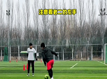 足球比赛中球员的体能训练起到重要作用