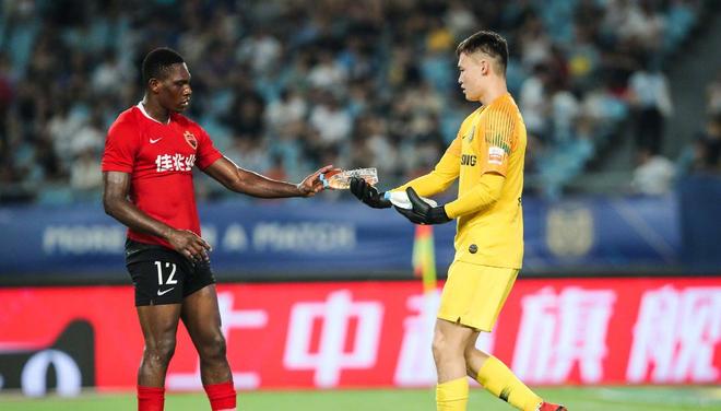 三亿体育体育活动-包含天津天海战胜对手，全力保级的词条