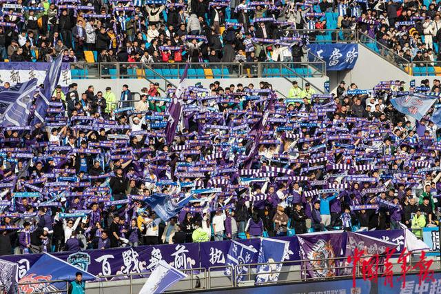 三亿体育体育app-天津泰达外援发挥出色，帮助球队赢得比赛