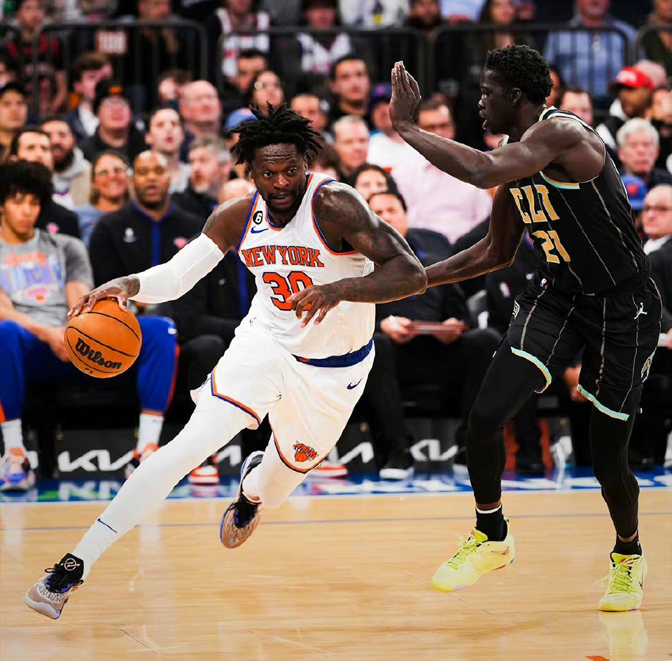 三亿体育体育官方登录入口-黄蜂意外爆冷，连胜势头不减