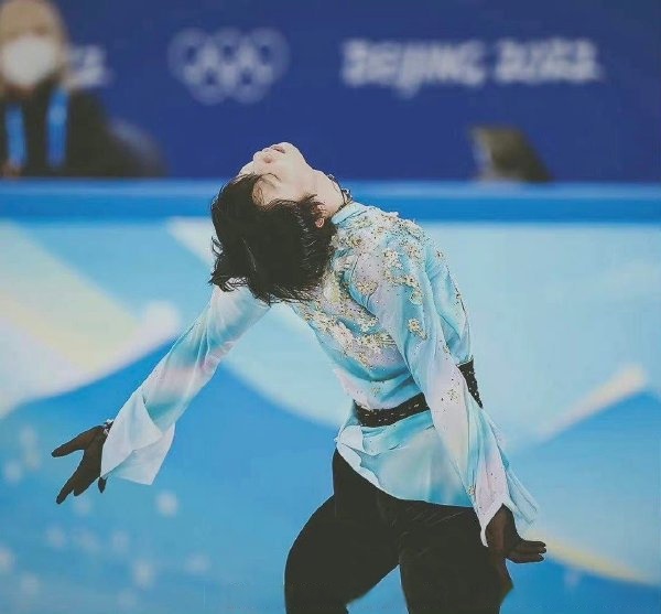 运动员突破个人极限，坚持拼搏赢得成功的简单介绍