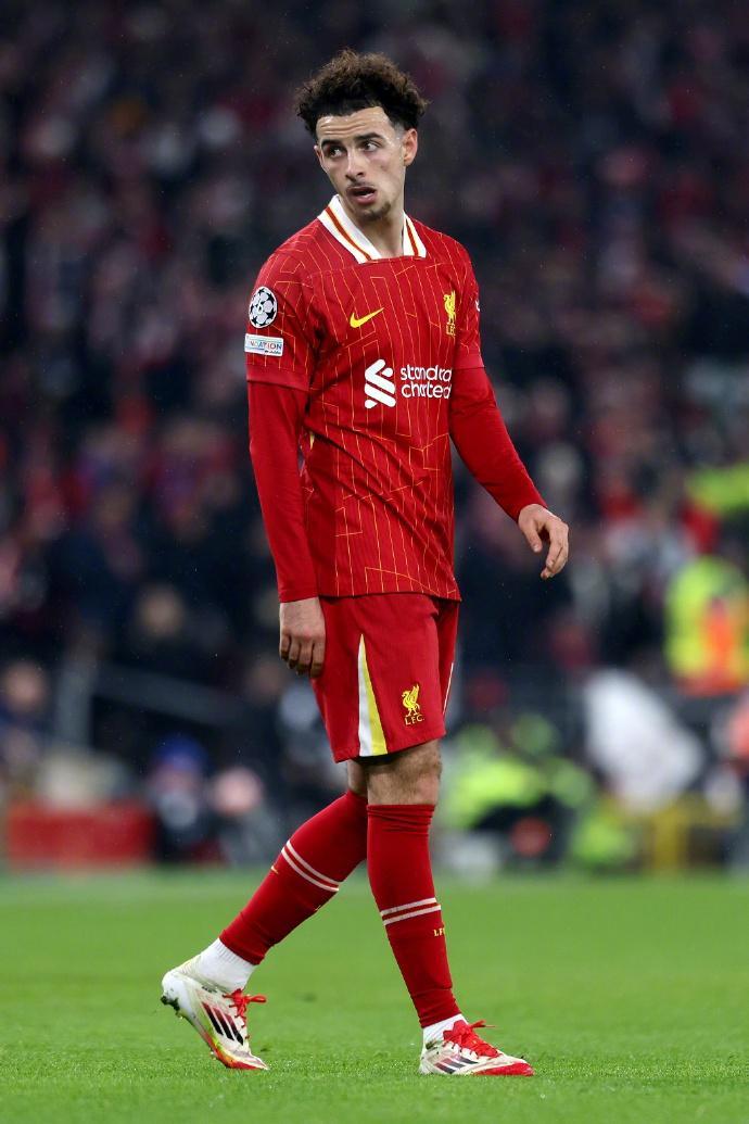 关于利物浦防守漏洞暴露,主帅或将进行战术调整的信息 关于利物浦防守漏洞暴露,主帅或将进行战术调整的信息